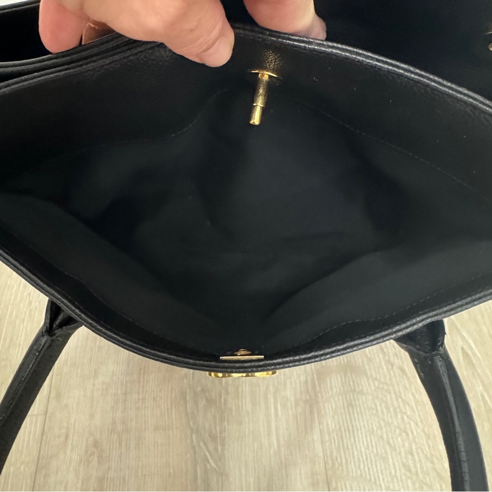 Chanel Executive Cerf Tote Black Caviar Leather Gold Hardware - Picture 10 of 16